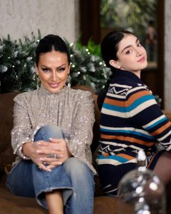 “საოცარი მსგავსება” – ნახეთ ლელა წურწუმიას საახალწლო ფოტოსესია შვილთან ერთად