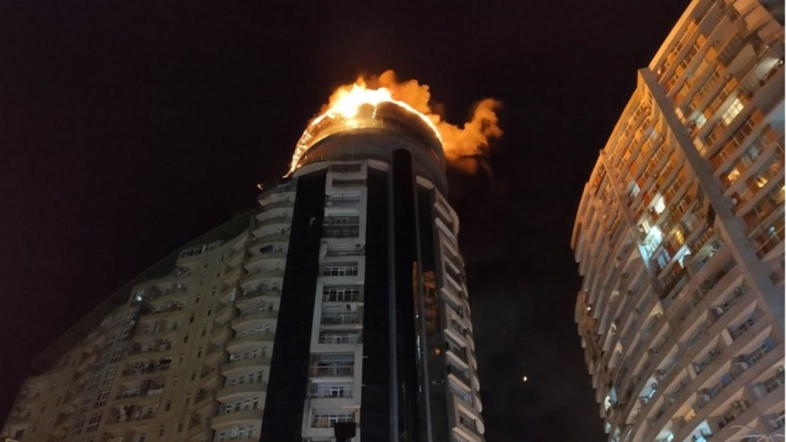 ამ წუთებში, ბათუმში „ვოქსის“ შენობაში ხანძარია