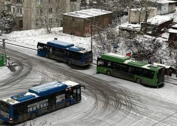 გზები გადაყინულია, მოგვაქციეთ ყურადღება – ნუცუბიძის პლატოზე მოსახლეობა დახმარებას ითხოვს