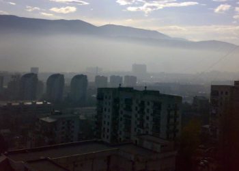 „ნისლი არ არის, დახურეთ ფანჯრები, ნუ გახვალთ გარეთ“ – საგანგებო გაფრთხილება თბილისის მოსახლეობას