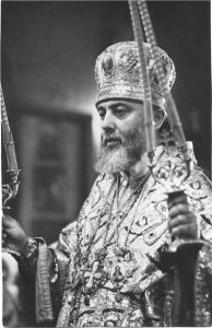 "პირველად 11 წლის ასაკში გავიცანი და მას მერე მისი ნათელი სახე და სიტყვა მუდამ თან დამყვებოდა ლხინში თუ ჭირში..“ – ია ფარულავა