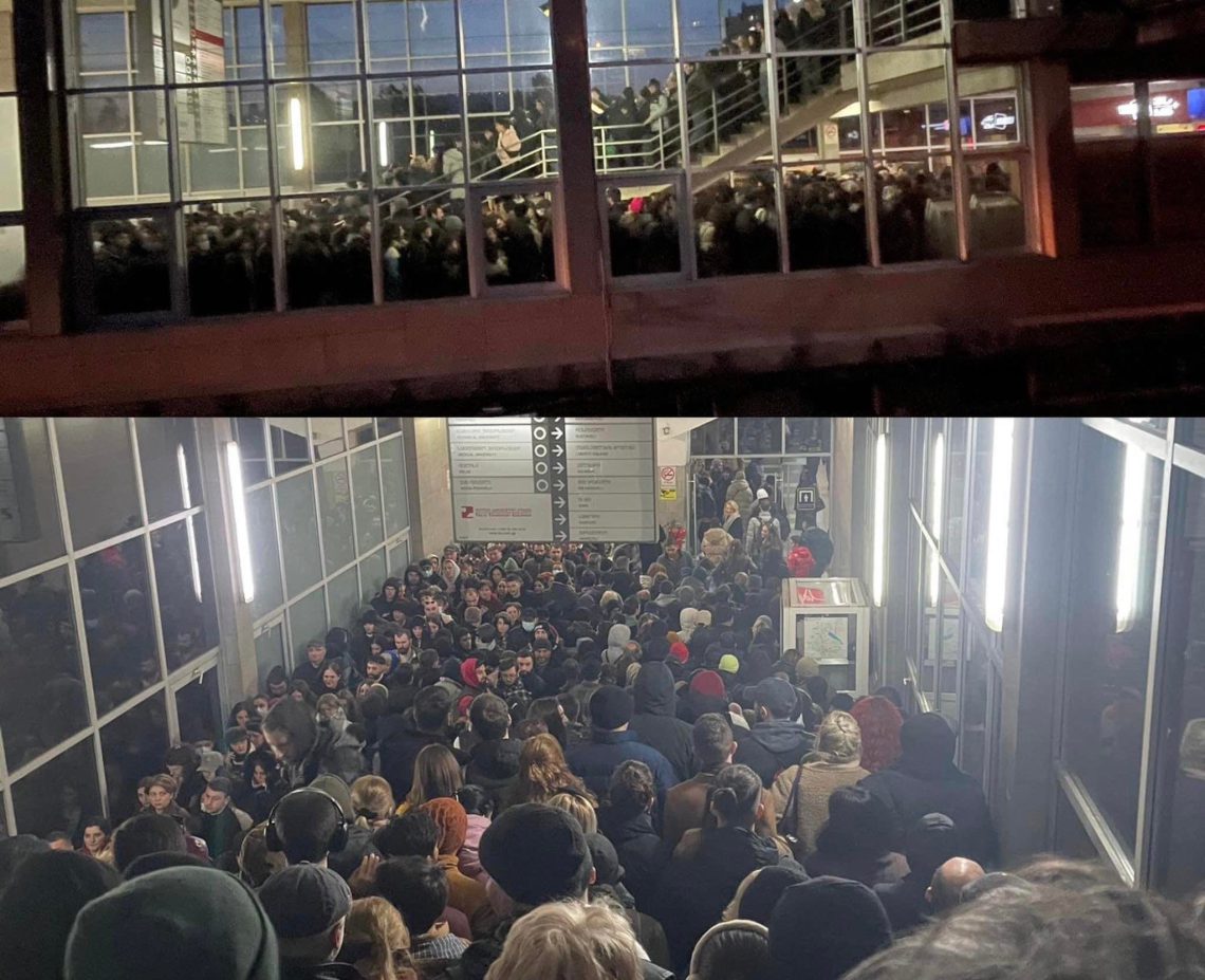 რა მდგომარეობაა ამ წუთებში დიდუბის მეტროში – ფოტო ადგილიდან