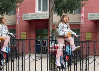 უკრაინელი გოგო ქართული სკოლის წინ ჰიმნს მღერის – ვიდეო ნახვების რეკორდს ხსნის