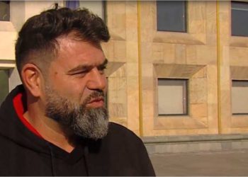 “აუცილებლად დავდებ დიდ პლაკატზე ჩემი გახეთქილი ხელის ფოტოს და კანცელარიის წინ გავიტან” – გურამ ბაღდოშვილის პირველი კომენტარი კლინიკიდან: როგორია შეფის მდგომარეობა?