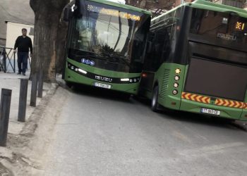 ორთაჭალაში ავტობუსები გაიჭედნენ (ფოტო)