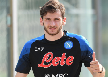 „ქართველებს მანქანის ქირაობა სურდათ და რომ გაიგეს, საიდან იყვნენ, ფასი დაუკლეს…“ – ქართველი კომენტატორი ნეაპოლელ ფანებზე