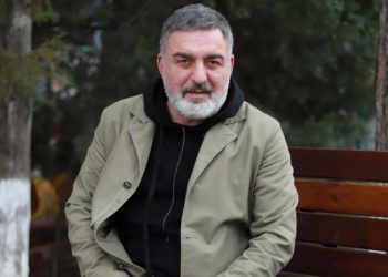 ვინ იცის, რამდენმა ხანდაზმულმა და ბავშვმა ყლაპა ნერწყვები დახლთან და ვერ იყიდეს  – რას წერს გოდერძი შარაშია
