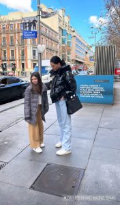 "ძალიან დაემსგავსა დედას" - ნახეთ, სად მოგზაურობს ნინი ბადურაშვილი შვილთან ერთად