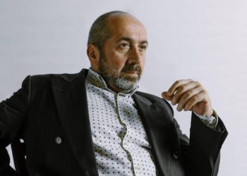 “იმუშავეთ ემიგრანტებო… საქართველო ჯერაც ქეიფობს” – რას წერს გოჩა მირცხულავა