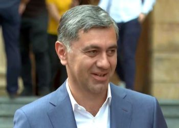 სამი წლის წინ მითხრეს, რომ მღვდელს, რომელმაც ჩემი ნათლობა ჩაატარა, არასწორი წესების გამო ნათლობა გაუუქმეს – რას წერს ირაკლი ოქრუაშვილი