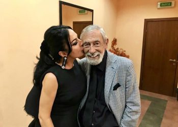 როგორ ემშვიდობება ლელა წურწუმია ბუბა კიკაბიძეს?