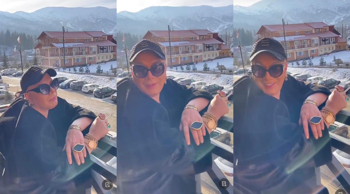 ვიდეო: ამ წუთებში გია სურამელაშვილი ბაკურიანელებს აივნიდან უმღერის – ვიდეომ ხალხი აღაშფოთა