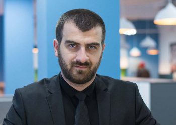 თუკი პოლიტიკურ სარჩულს გამოვაცლით კამათს იმაზე, 25 დეკემბერს უნდა აღვნიშნოთ შობა თუ 7 იანვარს, ვნახავთ, რომ ორივე თარიღი არასწორია – ცვატა ბერძენიშვილი