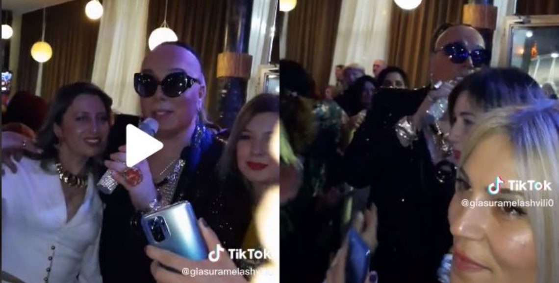 🎥VIDEO: გია სურამელაშვილი სიმღერის დროს ქალბატონებმა გაიტაცეს