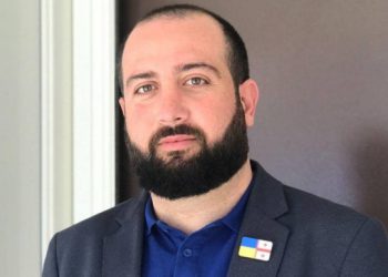 “ნაციონალური მოძრაობის” ბათუმელი დეპუტატი მექსიკის გავლით აშშ-ში წავიდა და კურიერად მუშაობა დაიწყო