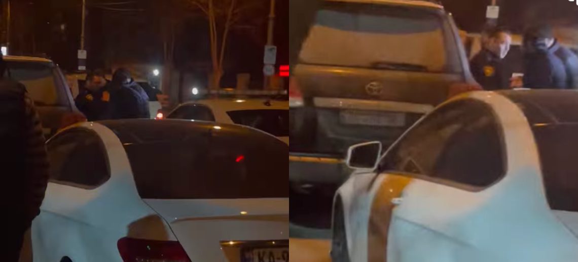 🎥”სამინისტროში ვმუშაობთო და პატრულს ურტყამენ” – შუა ქუჩაში ახალგაზრდა მამაკაცებმა პატრულს ფიზიკური შეურაცხყოფა მიაყენეს, პოლიციამ ისინი არ დაიჭირა