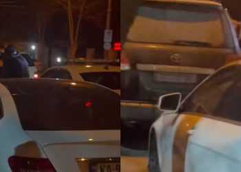 🎥”სამინისტროში ვმუშაობთო და პატრულს ურტყამენ” – შუა ქუჩაში ახალგაზრდა მამაკაცებმა პატრულს ფიზიკური შეურაცხყოფა მიაყენეს, პოლიციამ ისინი არ დაიჭირა