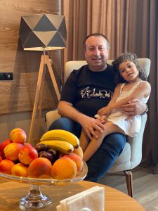 "მინდა შემოგთავაზოთ ჩემი და გაზაფხულის სადღეგრძელო ერთად" - რა ფოტოს აქვეყნებს დათო ლიკლიკაძე