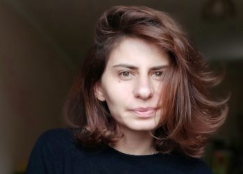 “მთელი ზამთარია სახლიდან სკოლამდე და პირიქით 2-3 კილომეტრს გავდივარ ფეხით, მგლის ნაკვალევზე..” –  რას წერს სოფელ ძმუისის პედაგოგი?