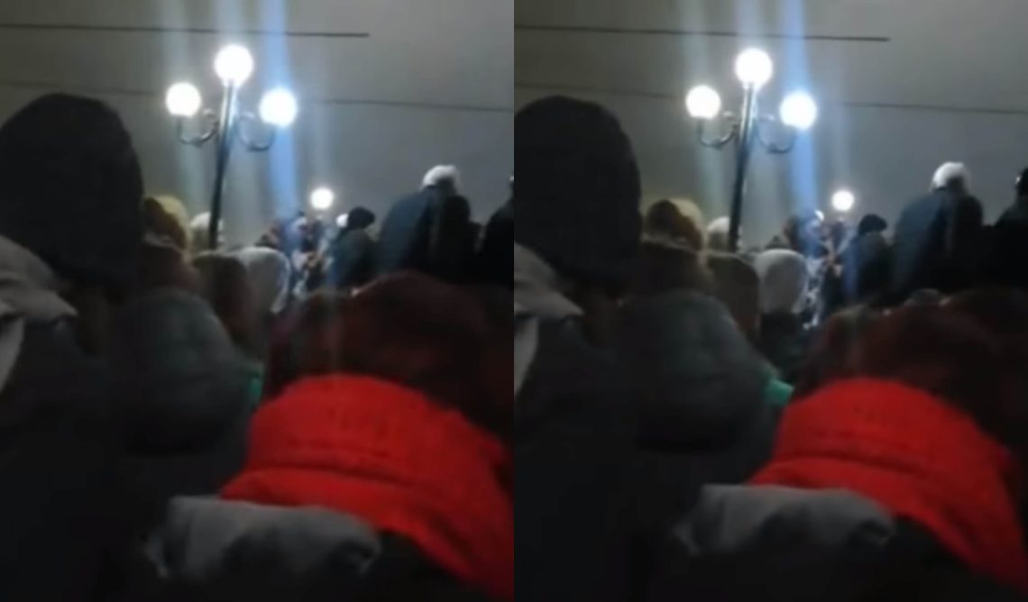 🎥 მეტრო “სადგურის მოედანი” ამ წუთებში – ისეთი საცობია, ხალხი მეტროდან ვერ გამოდის