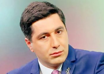 “ვინ ხართ ისეთები, ღამეებსაც რომ გაათენებთ ქუჩაში, მეგობრებსაც დარაზმავთ, არ დაიღლებით?..“ – რას წერს ვახო სანაია