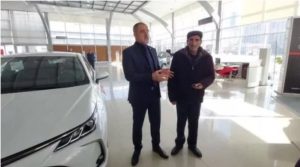 VIDEO: კაცს, რომელმაც ძველი „ჟიგულით“ თურქეთში დახმარება ჩაიტანა, ახალი ავტომობილი აჩუქეს
