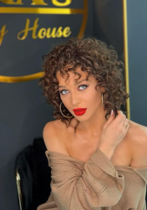 ბაბი კირკიტაძის შეცვლილმა იმიჯმა გამომწერები დააბნია - ნახეთ, რა სხვანაირია მომღერალი ახალ ფოტოებში