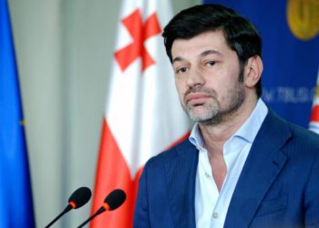 VIDEO:”იცით ვინ იყო ხერხემალი ? ხერხემალი მომიკითხეთ” … – კახი კალაძე ჟურნალისტს