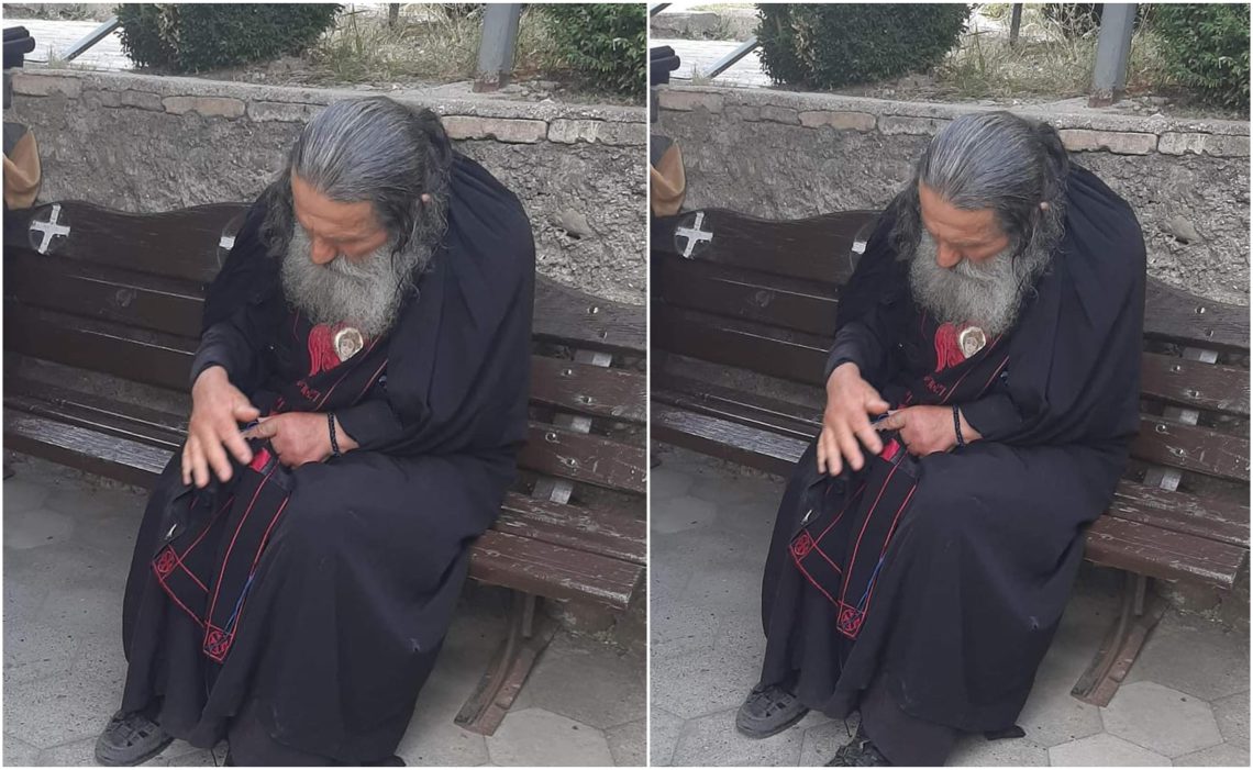 ახლახანს სქემ-მონაზონი ეფრემი, რომელიც 17 წელი მდუმარებაში  იყო გარდაიცვალა