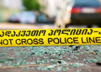 VIDEO: 2 მოსწავლე დაიღუპა,  3 სიკვდილს ებრძვის –  პირველი კადრები თბილისში მომხდარი უმძმესი ავარიიდან