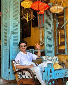 📷ფოტო: "ატეხილი დუბაელი მუსტაფას ვიდზე ვარ" - ნახეთ, როგორ შეცვალა ულვაშმა გურამ შეროზია