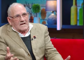 🎥 VIDEO: “შენიი დეეედააა”- გრიშა ონიანს ახმეტელის თეატრში აგინეს