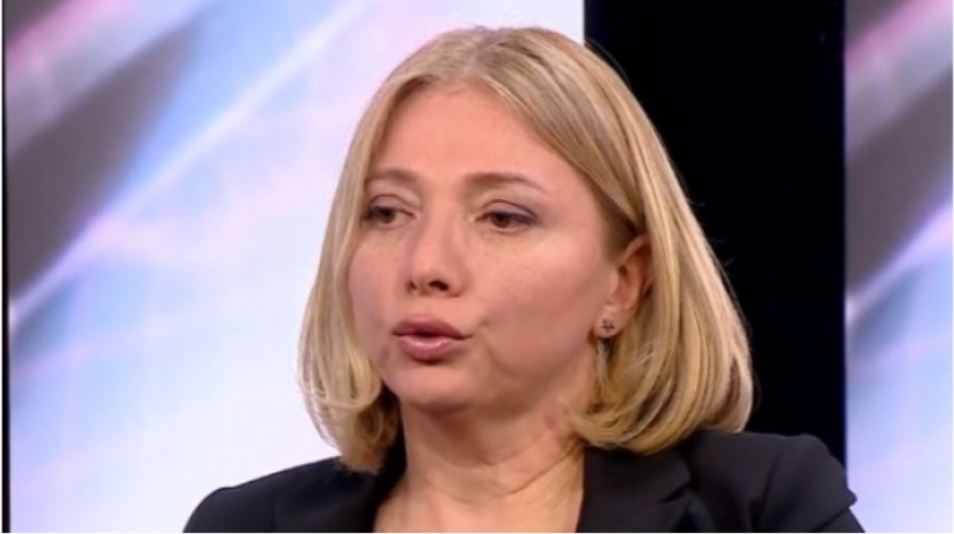 “რომ ყიდულობს ეს ხალხი ბინებს, რას ყიდულობს? დეველოპერები მოდიან ჩვენთან, ისეთი კვლევა დამიდე, ნაკლები დამიჯდესო; 22-სართულიან კორპუსს მიშენებენ სეისმური მონიტორინგის გვერდით, საფლავს აშენებენ ფაქტობრივად” – თეა გოდოლაძე სამშენებლო პოლიტიკის გამკაცრებას მოითხოვს