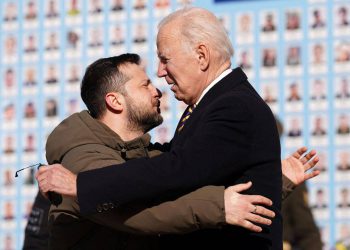 📷 ფოტო: ჯო ბაიდენისა და ვოლოდიმირ ზელენსკის ჩახუტება – ისტორიული კადრი, რომელმაც წამებში მსოფლიო მოიარა