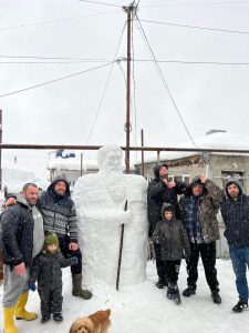 📷 ფოტო: "ქუთაისში თოვლის ბაბუებიც კი ძველი ბიჭები არიან" - ნახეთ, რა სახალიხო ფოტოები ვრცელდება ქუთაისიდან