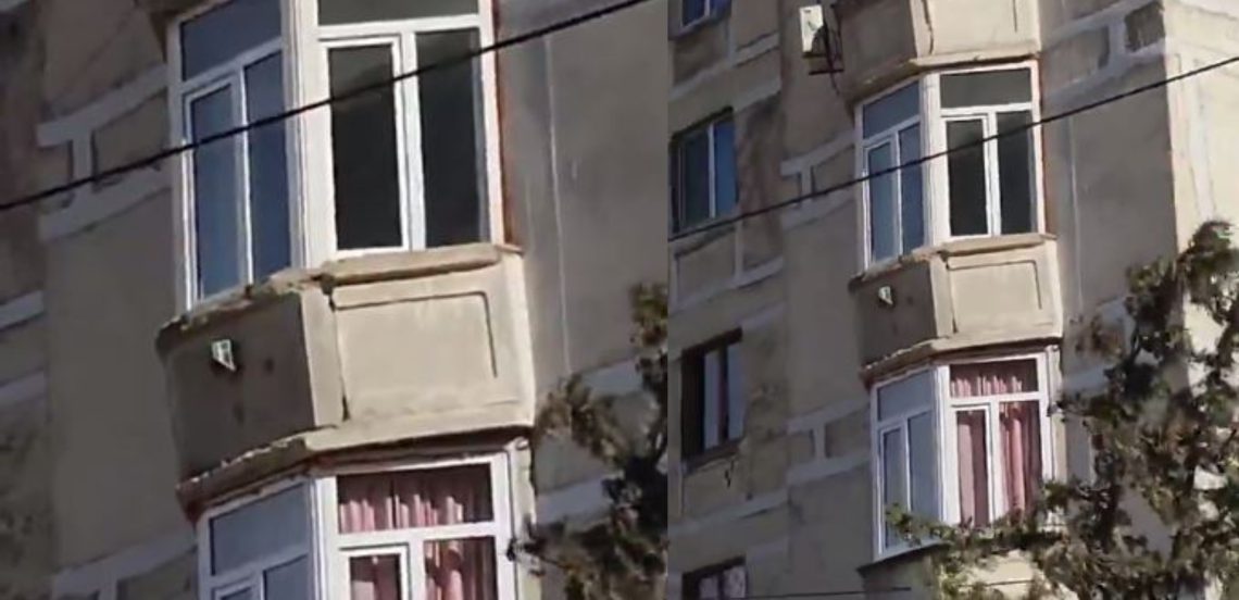 VIDEO: ვაშლიჯვარში კორპუსის აივანი ჰაერშია გადმოკიდებული, შესაძლოა, ჩამოიშალოს – ინტერნეტში საშინელი კადრები ვრცელდება