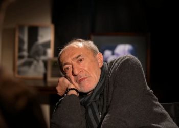 „ღვინოსა და ნარკოტიკზე დამოკიდებული ვიყავი, მკეტავდნენ… მე-2 სართულიდან გადმოვხტი…” – მამუკა ჩარკვიანი