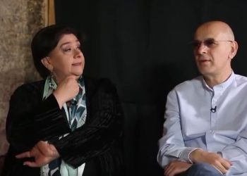 🎥სკანდალური დაშორებიდან რამდენიმე წლის შემდეგ თამრიკო ჭოხონელიძე და გია როინიშვილი შერიგდნენ და ეკრანზე პირველად გამოჩნდნენ
