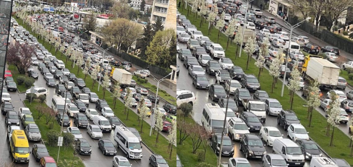 თბილისი პრაქტიკულად პარალიზებულია – ამ წუთებში დედაქალაქში კილომეტრიანი საცობებია