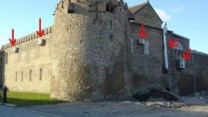 "ზოგჯერ მღვდლების კომფორტი ისტორიაზე უფრო მაღლაც დგას…" - რა ფოტოებს აქვეყნებს დომენიკ მანგო?