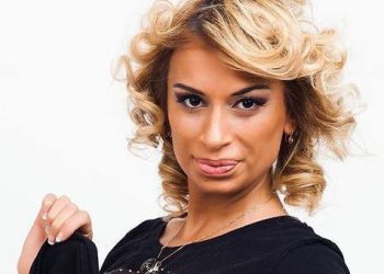 რაღაც მომენტში ჩემს თავზე მეტად ვენდობი – ვინ არის ქალი, რომელიც ხატია სიჭინავას ოჯახში 12 წელია ცხოვრობს