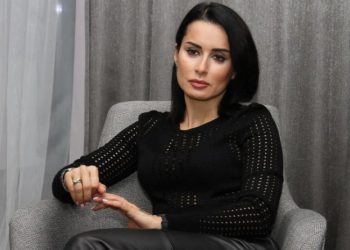 თინა კანდელაკი რუს ტურისტებს ოკუპირებულ გაგრაში ჩასვლისა და აფხაზური ხაჭაპურის დაგემოვნებისკენ მოუწოდებს