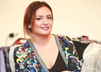 “დედა, მიყვარხარ” – თიკა ჯამბურია დედის ახალგაზრდობის ფოტოს აქვეყნებს