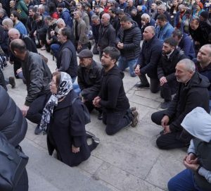 📷 PHOTO: "არც დასცინოთ, არც გაუბრაზდეთ" - რა ფოტოს ავრცელებს დომენიკ მანგო "ალტ-ინფოს" აქციიდან