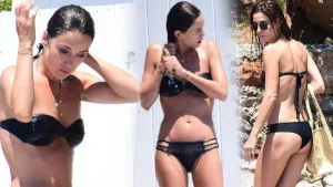 42 წლის ჯანსუ დერე საოცარ ფორმაშია – მსახიობის და ყოფილი “მის თურქეთის” სანაპიროზე გადაღებულმა ფოტოებმა მთელი მსოფლიო აალაპარაკა