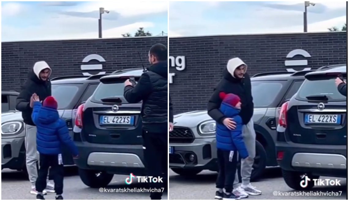 VIDEO: პატარა იტალიელი გულშემატკივრის ემოციური ჩახუტება კვარაცხელიასთან – ასე უყვართ ქართველი ფეხბურთელი ნეაპოლელ ბავშვებს