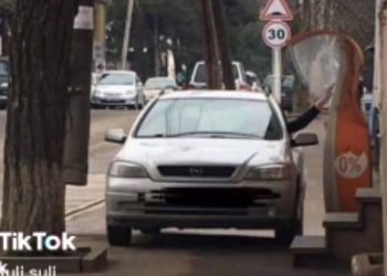 ჩასარიცხ აპარატს ავტომობილით მიადგა – ეს მხოლოდ საქართველოში შეიძლება მოხდეს