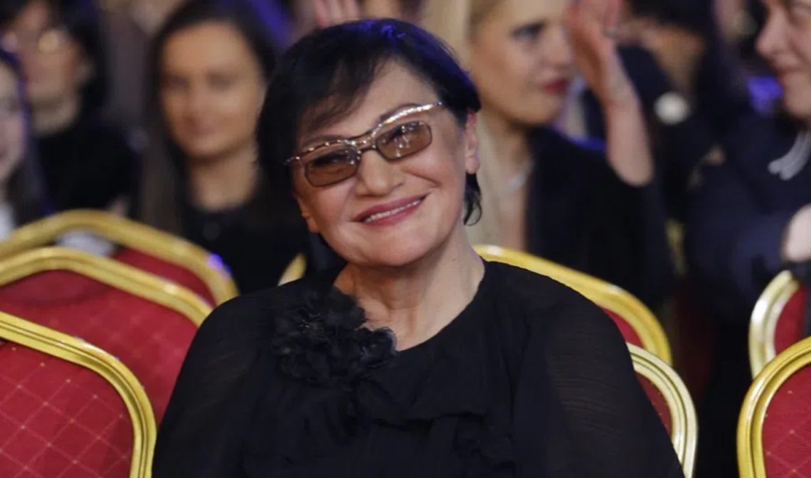 “ამ ტახ­ტ­ზე ბევ­რი გე­ნი­ო­სია გაზ­რ­დი­ლი, ჯერ წა­მო­გო­რე­ბით და მე­რე რო­ი­ალ­თან მის­ვ­ლით” – მა­რი­ნა ბე­რი­ძის არტბი­ნა ვაკეში
