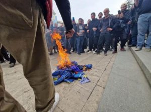 "დაჩოქილები დადგნენ წრეზე, შუაში ცეცხლი დაანთეს, ხატები უკუღმა დაიჭირეს და მასონებს ჩვენ გვეძახიან" - რას წერს გიგა მაქარაშვილი