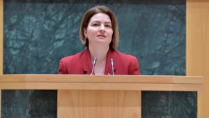 ყველაზე მიმზიდველი ქალი პოლიტიკოსებისა და მაღალჩინოსნების ტოპ 10